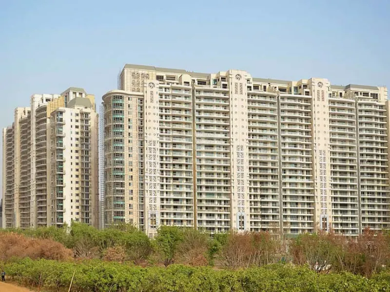 DLF The Magnolias golf-facing residences on Golf Course Road